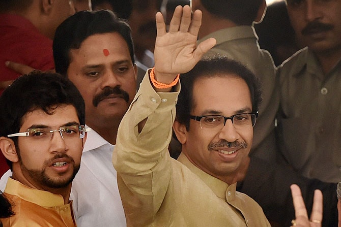 भाजपने जर त्यांचा मार्ग निवडला असेल तर शिवसेनेसमोर देखील पर्याय खुले आहेत. भाजपने जर त्यांचा मार्ग निवडला असेल तर शिवसेनेसमोर देखील पर्याय खुले आहेत.