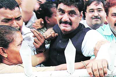 рдЭреБрдВрдЬрд╛рд░ рдиреЗрддрд╛ рдЭреБрдВрдЬрд╛рд░ рдиреЗрддрд╛