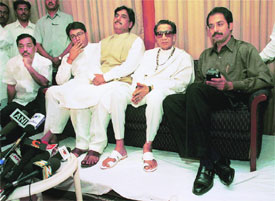 नशिबी कायम संघर्षच.. नशिबी कायम संघर्षच..