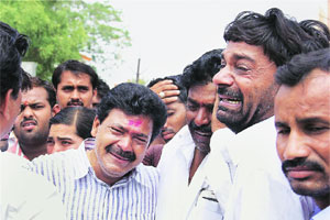 फुलांचे अश्रू फुलांचे अश्रू