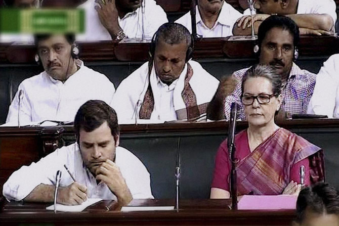 देशाचा विकास मंदावणारा अर्थसंकल्प- राहुल गांधी देशाचा विकास मंदावणारा अर्थसंकल्प- राहुल गांधी