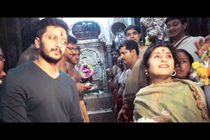 मराठी चित्रपटात अभिनय करावा ही वडिलांची इच्छा – रितेश मराठी चित्रपटात अभिनय करावा ही वडिलांची इच्छा – रितेश