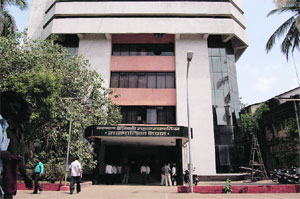 अखेर कार्यतप्तर उपायुक्तांची उचलबांगडी