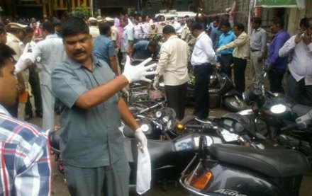 पुण्यात फरासखान पोलीस ठाण्याजवळ स्फोट; तीन जखमी