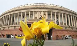 ‘विमा सुधारणां’विरोधात विरोधकांची एकजूट