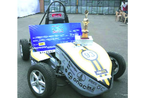 मार्केटिंग तंत्रातही व्हीजेटीआयची कार सरस! मार्केटिंग तंत्रातही व्हीजेटीआयची कार सरस!