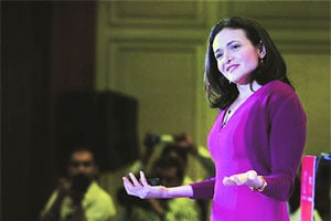 फेसबुकमुळे राजकारणात पारदर्शकता शक्य – सँडबर्ग