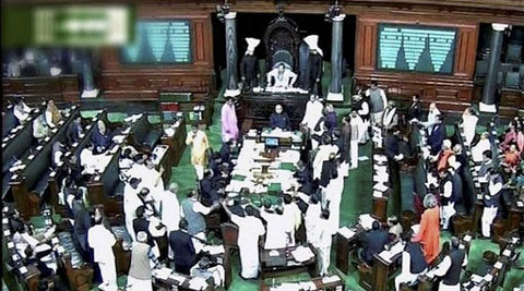 लोकसभेत हमरीतुमरी; सरकारचा सावध पवित्रा लोकसभेत हमरीतुमरी; सरकारचा सावध पवित्रा