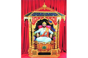 शिवप्रेमींची घोर फसवणूक, शिवचित्रांचा बाजार