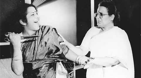 ‘माझा खेळ मांडू दे’ ‘माझा खेळ मांडू दे’