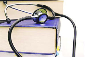 चंद्रपूरचे वैद्यकीय महाविद्यालय दोन खात्यांतील वादात अडकले चंद्रपूरचे वैद्यकीय महाविद्यालय दोन खात्यांतील वादात अडकले