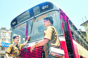 महिलांच्या मदतीला बेस्टचे वाहक