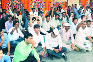 शासकीय रुग्णालयांमधील सेवा ठप्प शासकीय रुग्णालयांमधील सेवा ठप्प