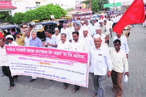 ‘नासाका’ कामगारांचा मोर्चा ‘नासाका’ कामगारांचा मोर्चा