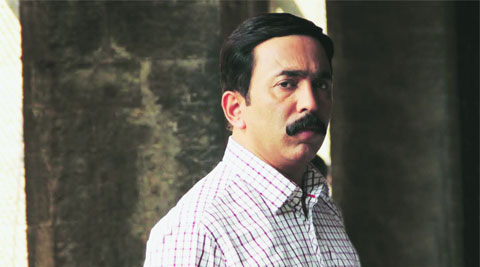 तुमचा मुलगा करतो काय?