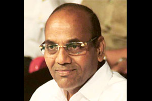 ‘नारायण राणे कालबाह्य़, तटकरेंचे दुबईत फिक्सिंग’ ‘नारायण राणे कालबाह्य़, तटकरेंचे दुबईत फिक्सिंग’