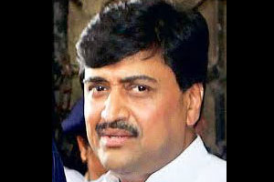 नांदेड आयुक्तालयाबाबत पृथ्वीराज चव्हाणांकडून टाळाटाळ! नांदेड आयुक्तालयाबाबत पृथ्वीराज चव्हाणांकडून टाळाटाळ!