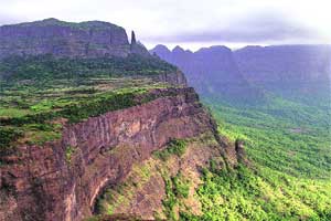आनंददायी फिरस्तीचा ठेवा : पुणे परिसर