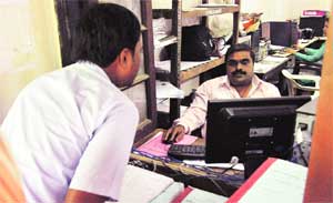 राजकीय पक्षांसाठी एक खिडकी कक्ष कार्यान्वित राजकीय पक्षांसाठी एक खिडकी कक्ष कार्यान्वित