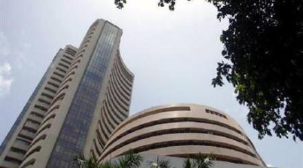 सेन्सेक्स सप्ताह उंचीवर; तर निफ्टी ८,३०० पार