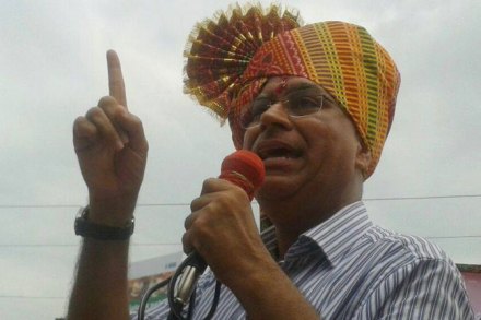 संकुचित लाभाचेच स्वप्न!