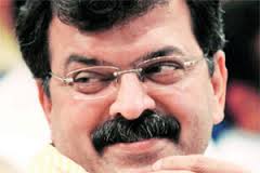 आव्हाडांना लगाम घालण्यासाठी… आव्हाडांना लगाम घालण्यासाठी…