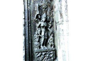 नृत्यमग्न सप्तमातृका आणि ज्येष्ठा – मुखेड नृत्यमग्न सप्तमातृका आणि ज्येष्ठा – मुखेड
