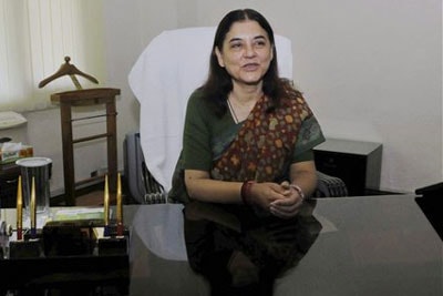 यांना आवरा..