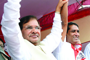 दिल्लीत वजन असलेला नेता महाराष्ट्रात नाही – शरद यादव दिल्लीत वजन असलेला नेता महाराष्ट्रात नाही – शरद यादव