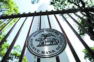 व्यवस्थेच्या निर्ढावलेपणाचे काय? व्यवस्थेच्या निर्ढावलेपणाचे काय?