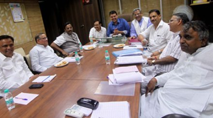 उल्लू बनाविंग.. उल्लू बनाविंग..