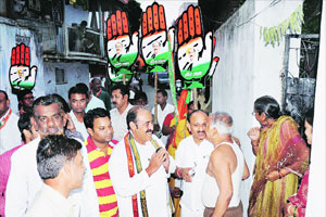 विविध राजकीय पक्षांची जुन्या शिलेदारांवर भिस्त विविध राजकीय पक्षांची जुन्या शिलेदारांवर भिस्त