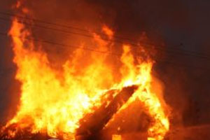 Gas Cylinder Blast in Thane, ठाण्यात अँब्युलन्समध्ये स्फोट Gas Cylinder Blast in Thane, ठाण्यात अँब्युलन्समध्ये स्फोट
