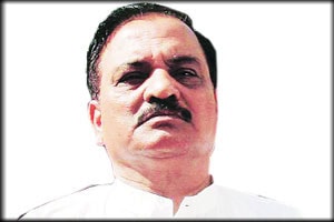 ‘मोदींचा पोपट’ मुख्यमंत्री म्हणून चालेल? – रावते ‘मोदींचा पोपट’ मुख्यमंत्री म्हणून चालेल? – रावते