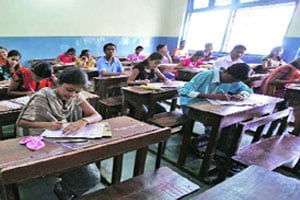कर्मचारी निवड आयोगाच्या परीक्षा केंद्रांचा गोंधळ