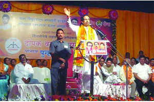 ठाकरेंच्या सभेमुळे शिवसैनिक एकवटले