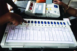 ग्रामीणमध्ये मतदानाला संमिश्र प्रतिसाद ग्रामीणमध्ये मतदानाला संमिश्र प्रतिसाद