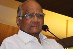 कारखाने, बँका उद्ध्वस्त करणाऱ्या प्रवृत्तींपासून परभणीला वाचवा – पवार