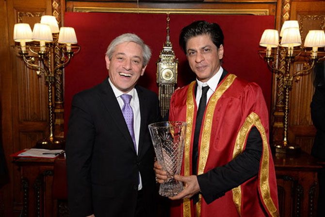 ‘ग्लोबल डाइव्हर्सिटी पुरस्कारा’ने किंग खानचा गौरव