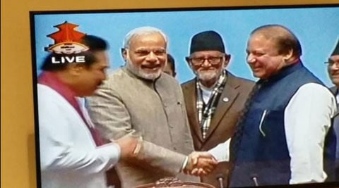 मोदी-शरीफ यांच्यात औपचारिक शुभेच्छांची देवाणघेवाण!
