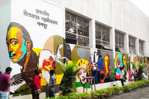 चित्रकला महाविद्यालयाच्या भिंतींना रंगांचा साज चढतोय