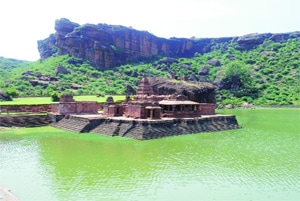अनवट वाटांवरची ‘सचित्र’ भटकंती