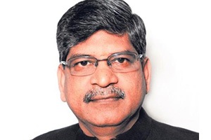 संस्थाचालकांवर वेळुकरांचा वरदहस्त!