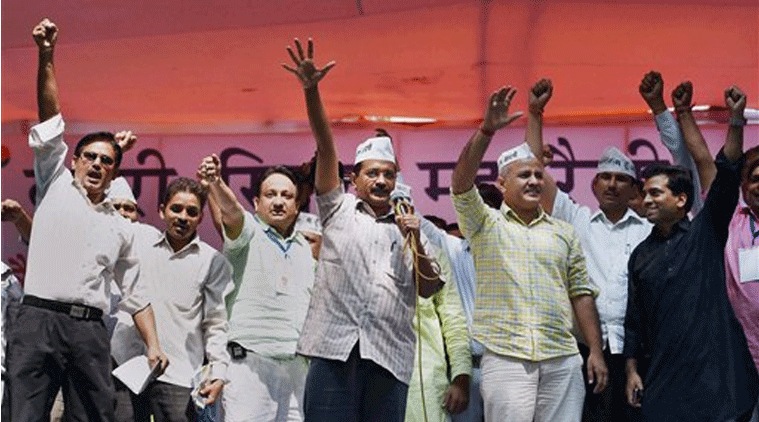 यादव आणि भूषण यांना पक्षातूनही काढा – दिल्लीतील आमदारांची मागणी