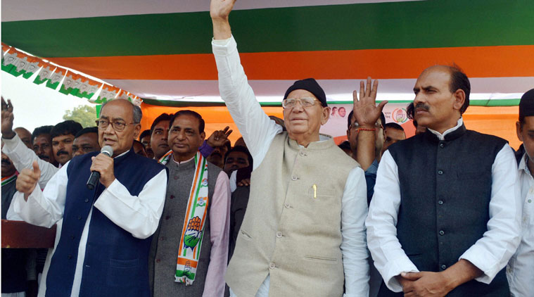 दिग्विजय सिंह यांचे नक्षलवाद्यांना आवतण !