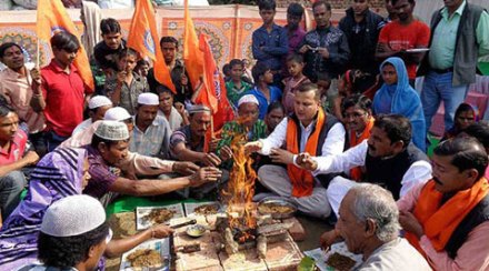 ‘सामूहिक धर्मातर ही संशयास्पद कृती’ ‘सामूहिक धर्मातर ही संशयास्पद कृती’