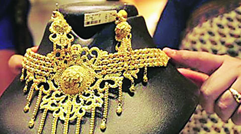 सोने महिन्याच्या उच्चांकावर सोने महिन्याच्या उच्चांकावर