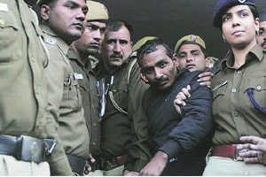शिक्षा कंपनीच्याच बनवाबनवीबद्दल