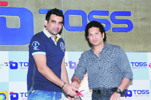 खाणे आणि खिलवण्याला वेळ मिळाला -सचिन खाणे आणि खिलवण्याला वेळ मिळाला -सचिन