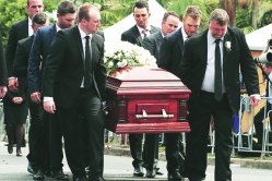 ह्य़ुजेसला अखेरची सलामी